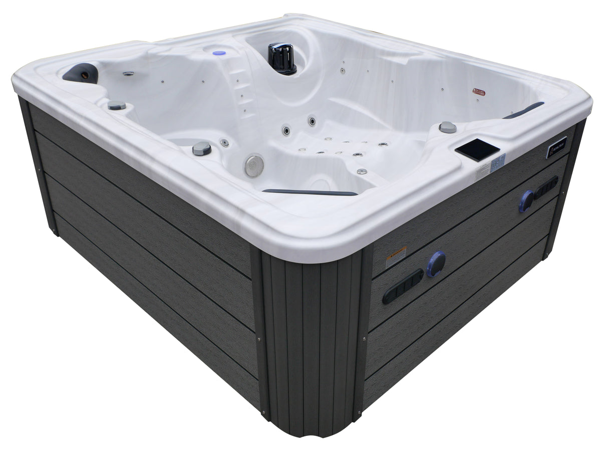 Self-cleaning whirlpool tub LUCERNE