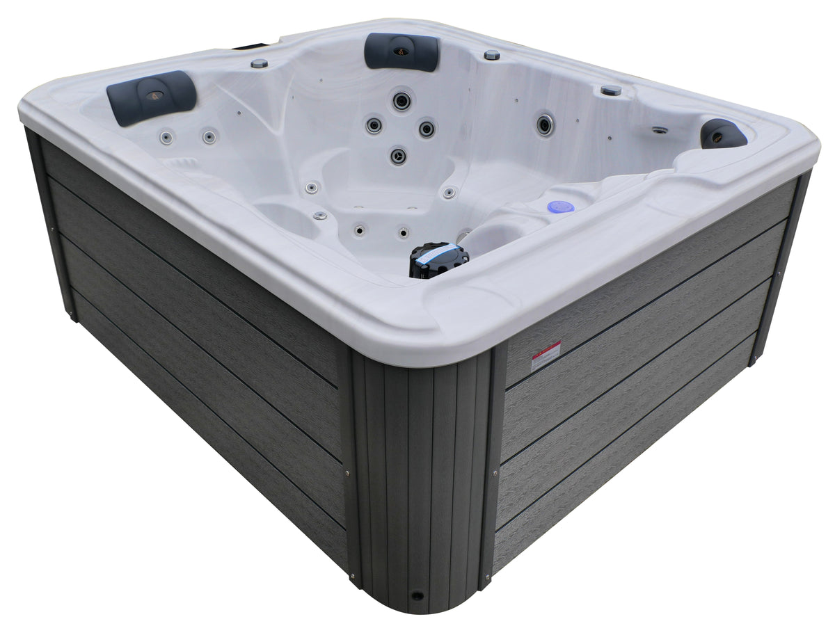 Self-cleaning whirlpool tub LUCERNE