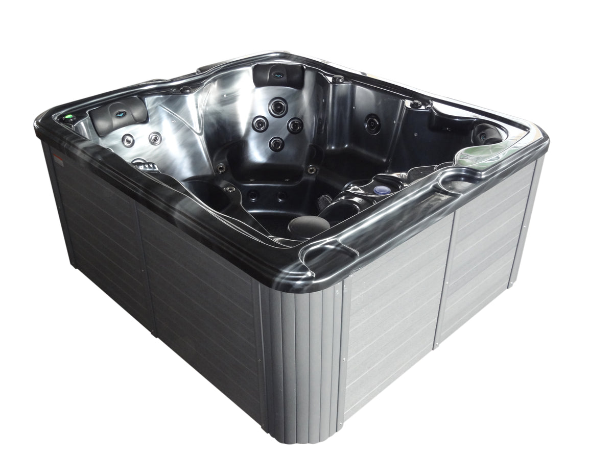 Self-cleaning whirlpool tub LUCERNE